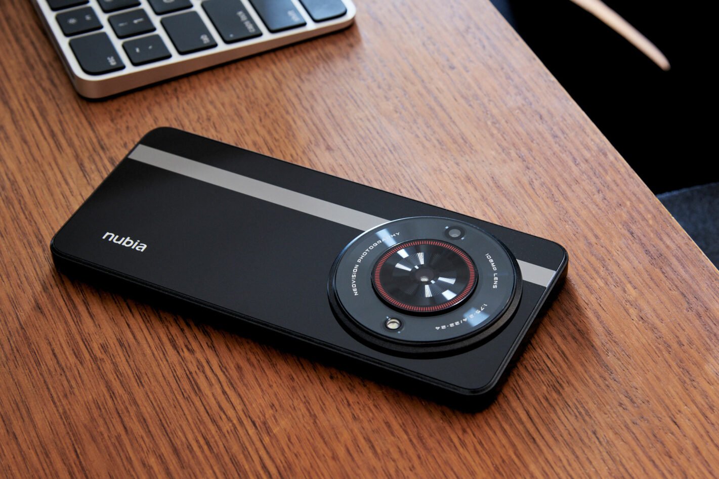 スマートフォン本体 nubia android Model: Focus 5G Nubia Focus 5G review: Big, bold, and an impressive camera