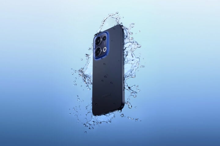 Oppo Reno 13 underwater