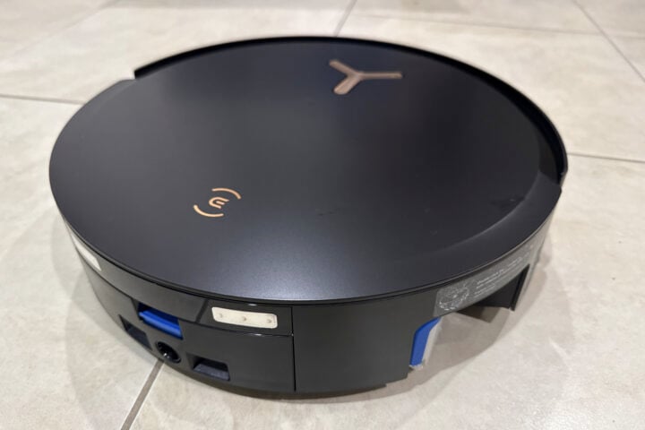 Ecovacs Deebot X8 Pro Omni robot close up