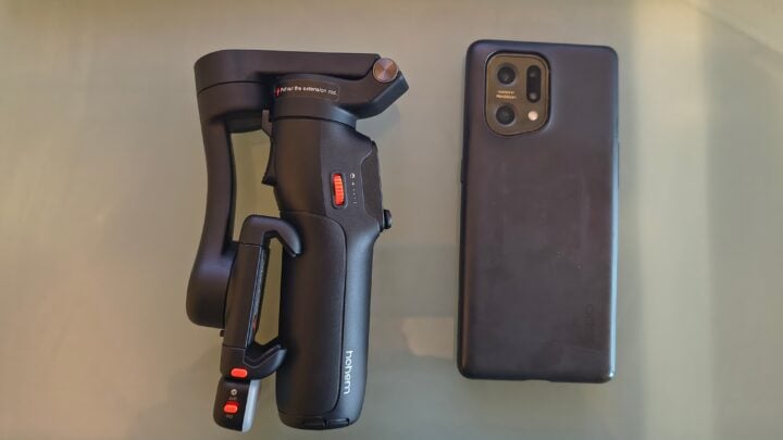 Hohem V3 Ultra stowed