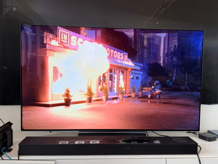 LG C5 OLED TV explosion scene