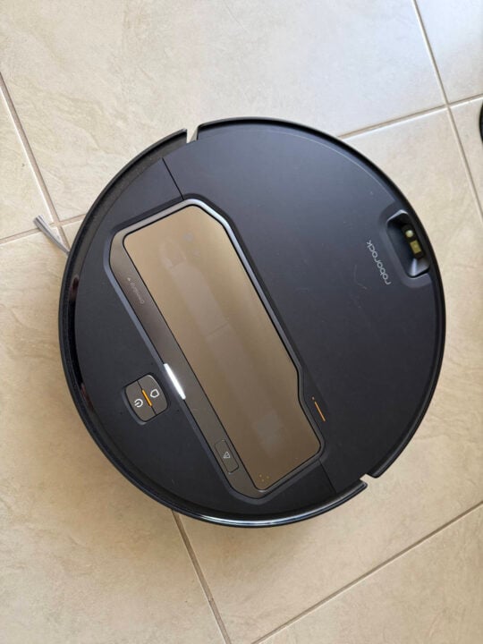 Roborock Saros Z70 robot top angle