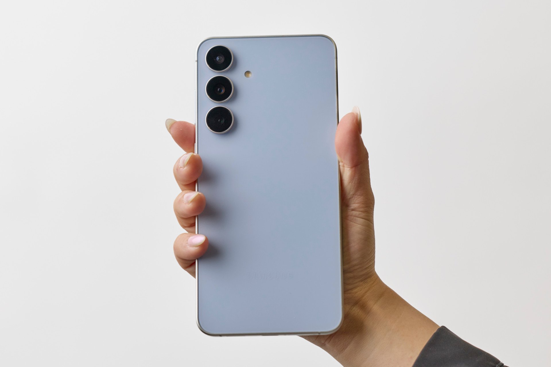 Samsung Galaxy S25 FE remains a well-priced flagship phone