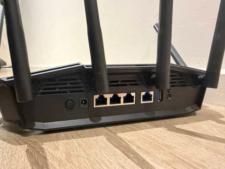 Asus TUF Gaming BE6500 router rear ports