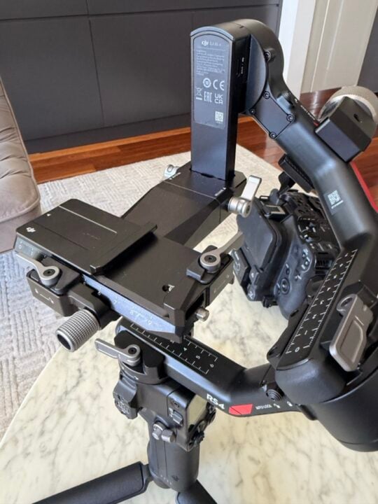 DJI RS4 with horizontal shooting config
