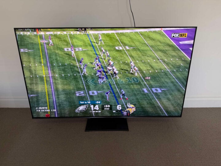 Hisense U7QAU TV playing NFL