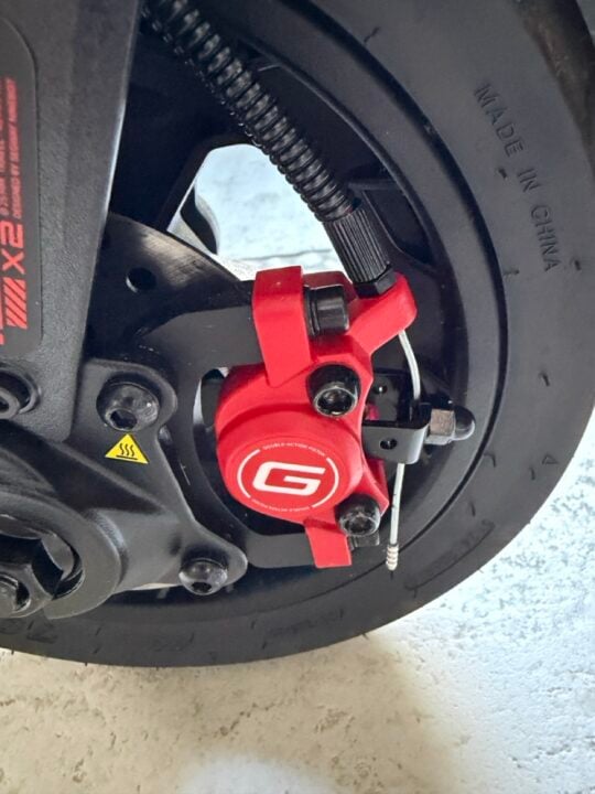 Disk calliper and brake