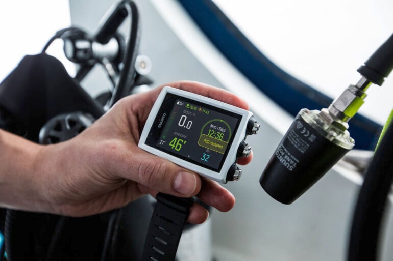 Suunto Eon Core dive computer close-up