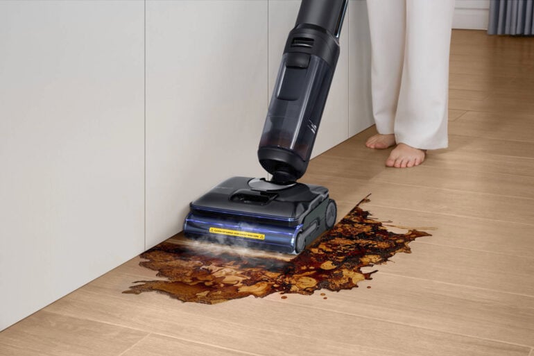 Tineco Floor One S7 Stretch Steam cleaning oily mess