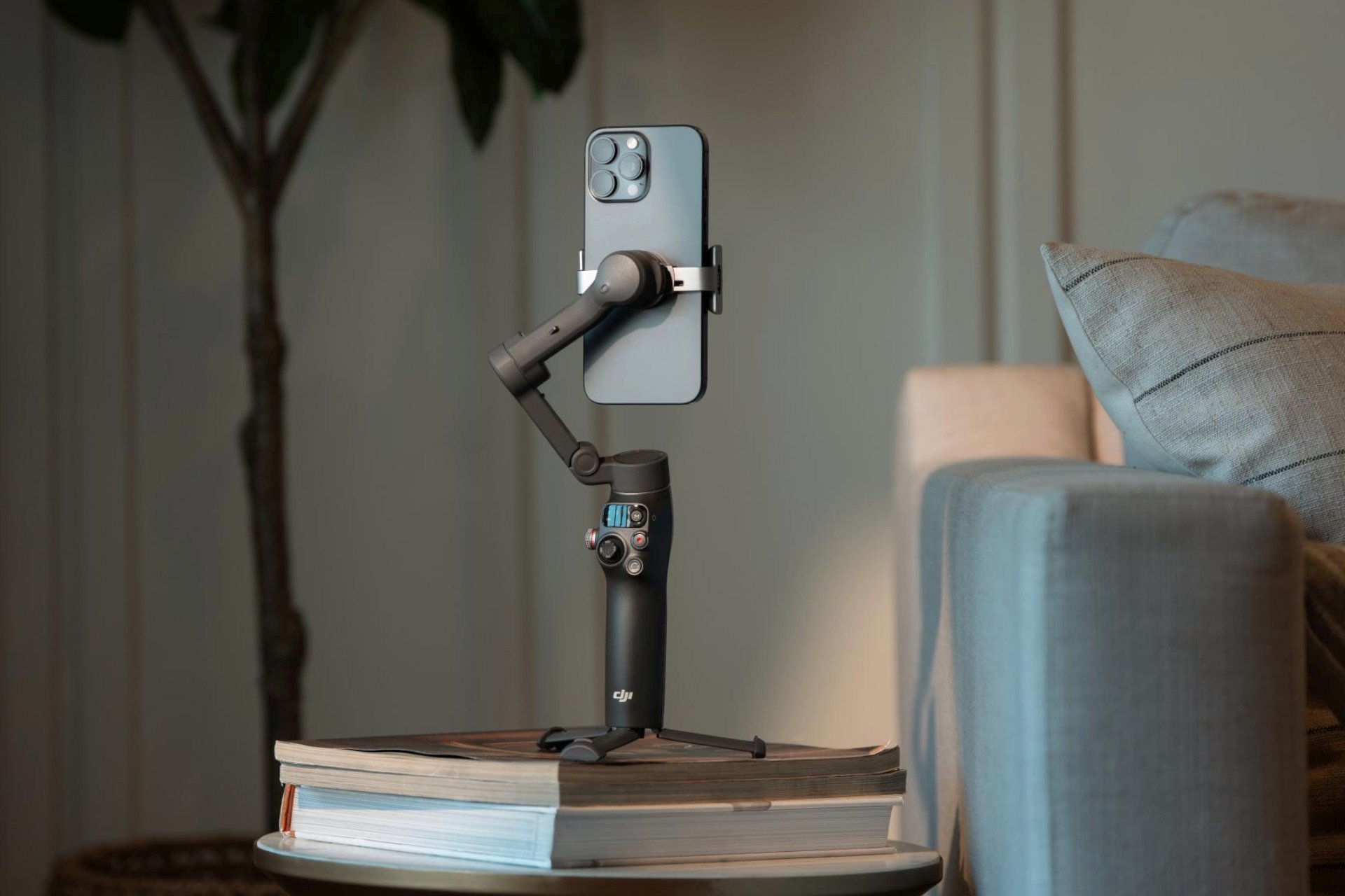 DJI's nifty new phone gimbal no longer needs an app to track