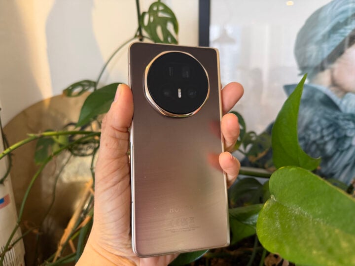 Honor V5 Magic rear camera bump