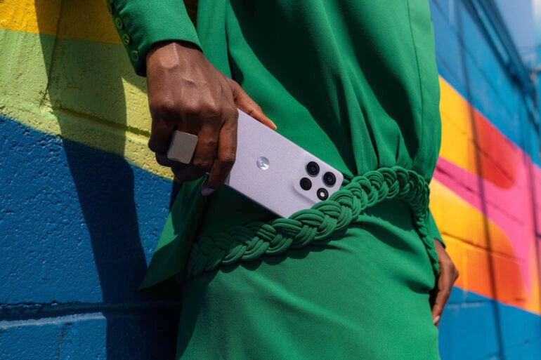 Motorola G86 Power 5G phone green outfit