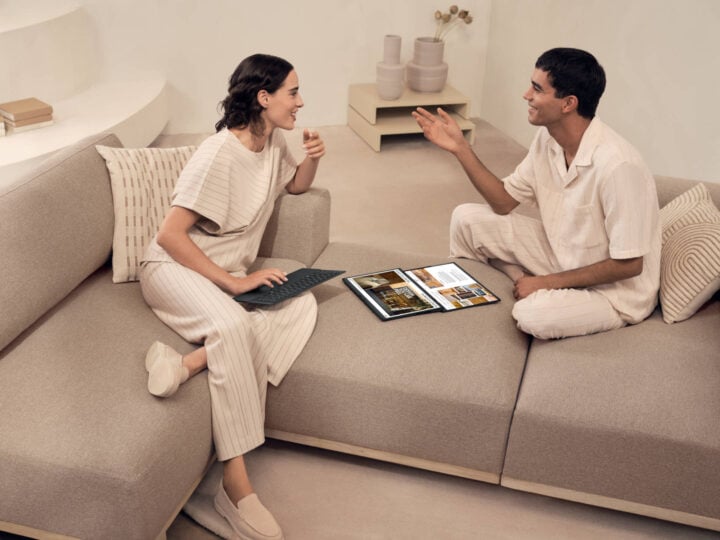 Asus Zenbook Duo two people collaborating