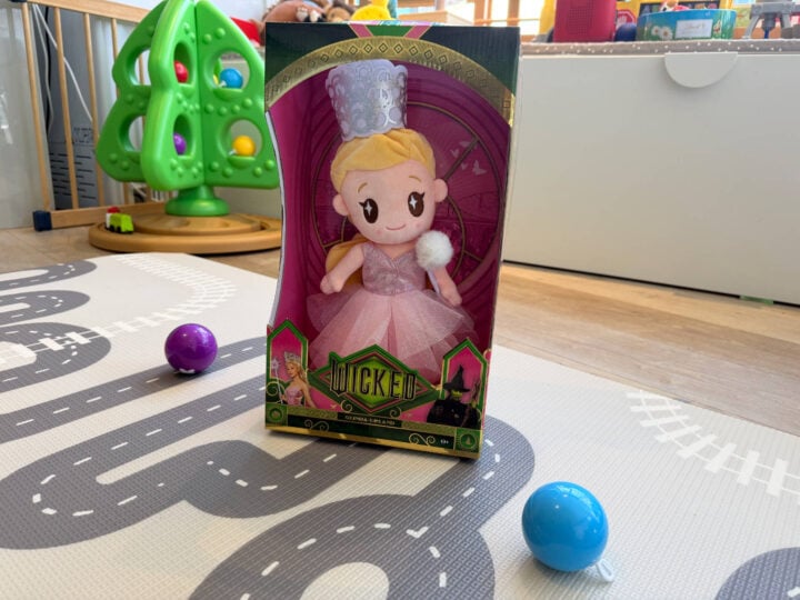 Glinda Doll that wants to eat your soul