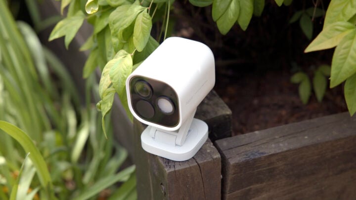 Aqara Security Camera Hub G5 Pro outdoors