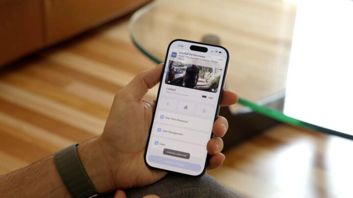 Aqara phone app in use