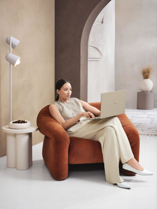 Asus Zenbook A16 beige ES 2026 promo image