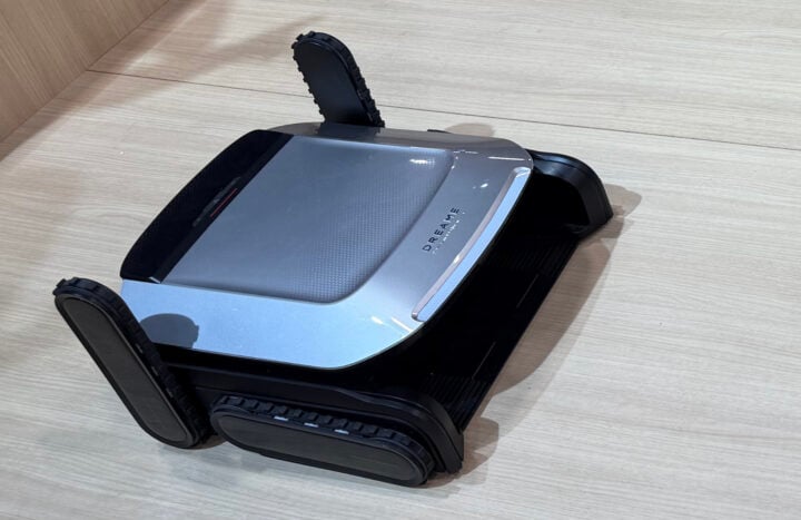 Dreame Cyber X robot cleaner tread