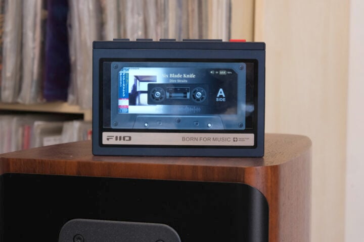 FiiO M21 Dire Straits cassette tape appearance