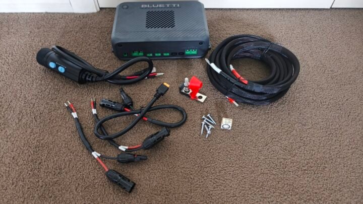 Bluetti Charger 2 - whats in the box