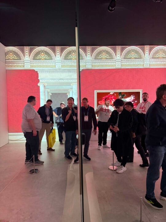 LG Wallpaper Display TV angle