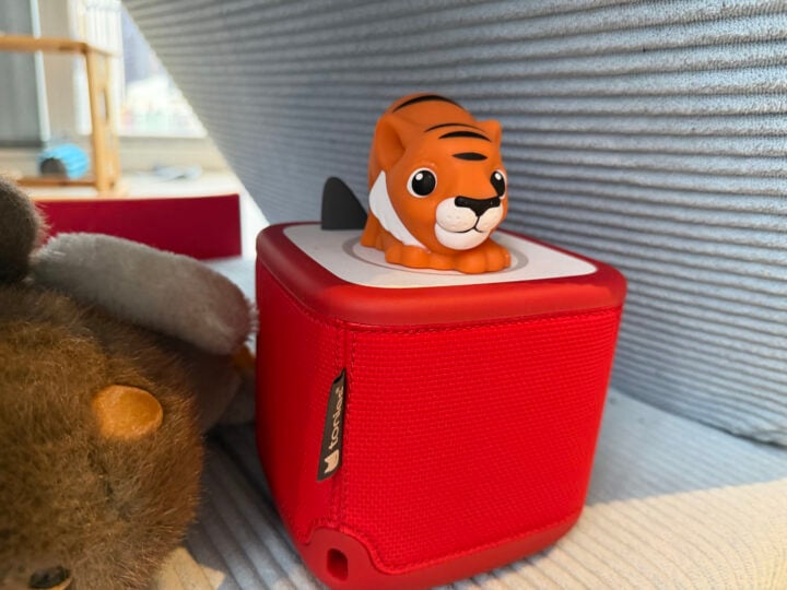 Toniebox 2 with tiger attached