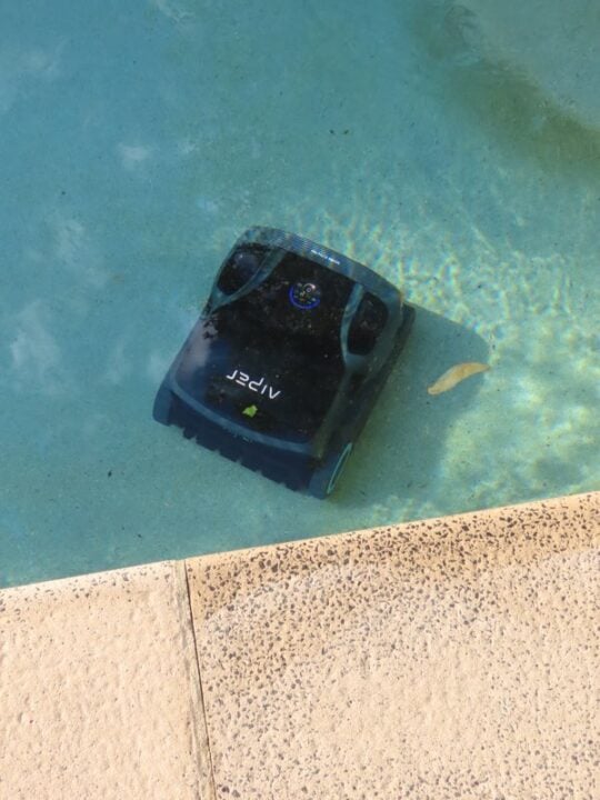 Aiper Scuba X1 Pro Max in water
