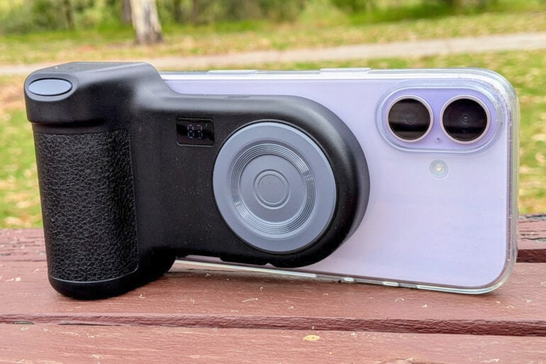 Belkin Stage PowerGrip review: Get a grip