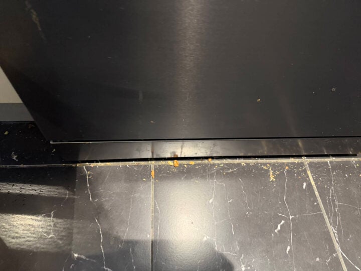 Dreame Aqua10 Ultra Track S leftover mess