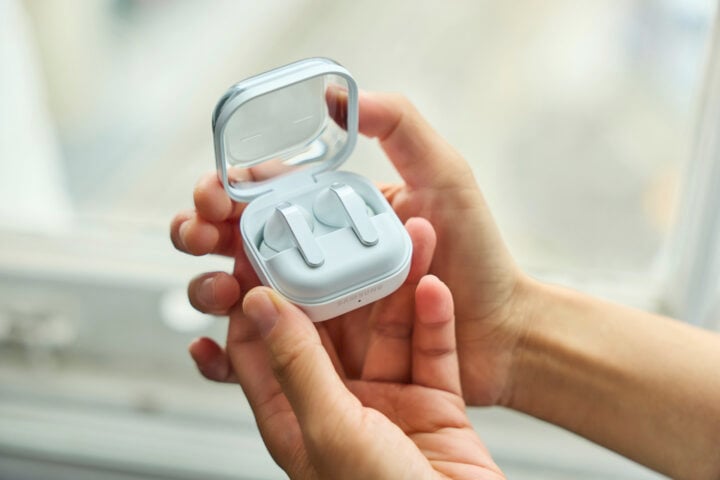Samsung Galaxy Buds 4 Pro white in hand