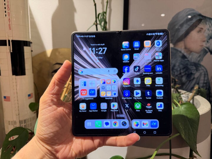Honor Magic V5 unfolded screen