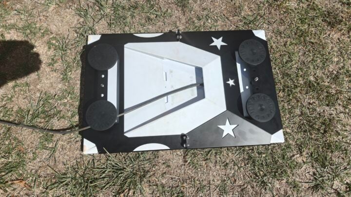 Underside of the Starlink magnetic mount