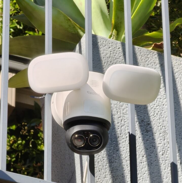 Reolink Trackflex attached to a gate