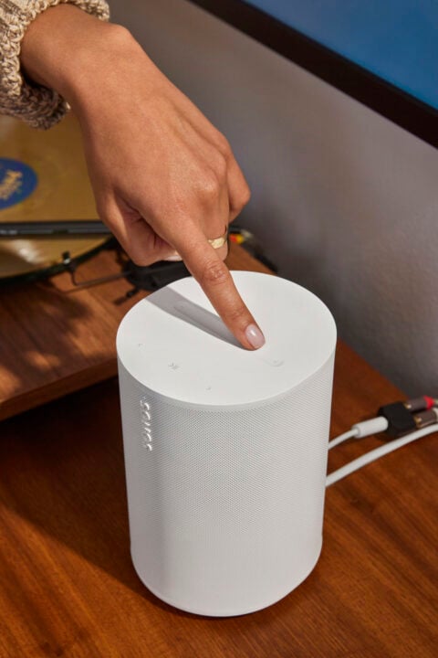 Sonos Era 100 SL white touch controls