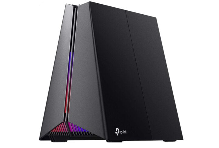 TP-Link Archer GE550 white background