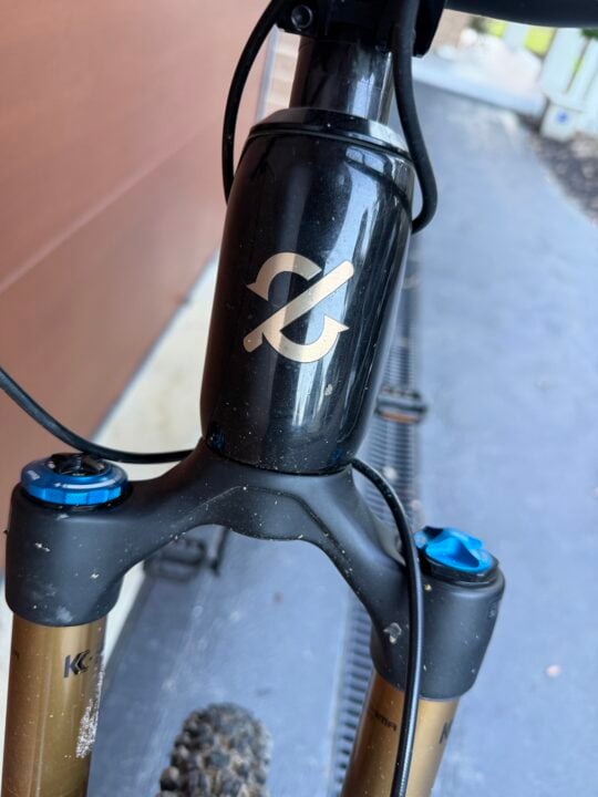 Amflow PL Carbon Pro font logo design on head-stem