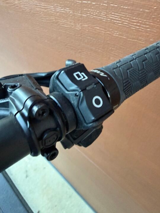 Drive selector buttons