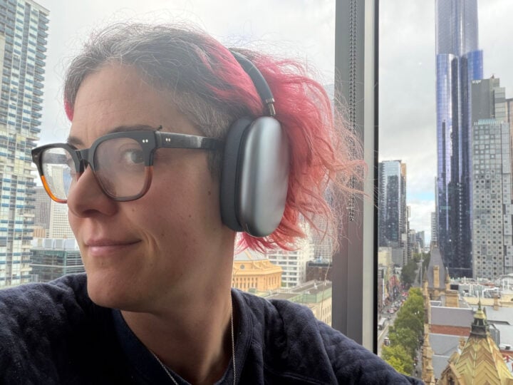 Apple AirPods Max 2 selfie