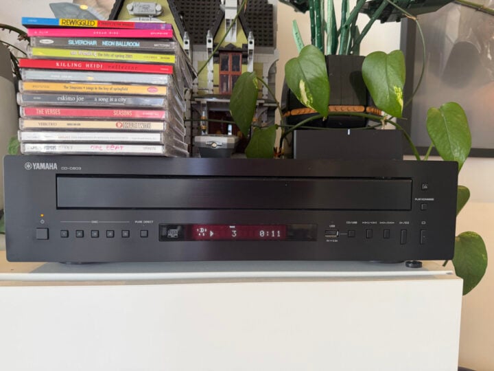 Close up of Yamaha CD player and Sonos Port