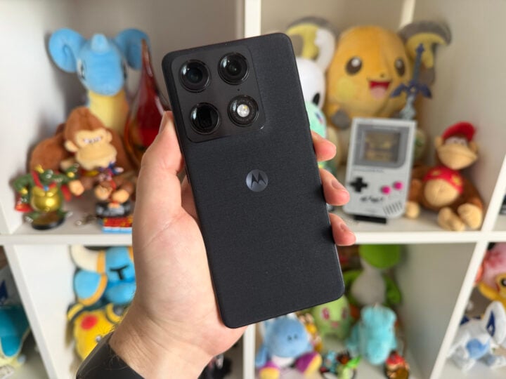 Motorola Signature rear held in front of shelves