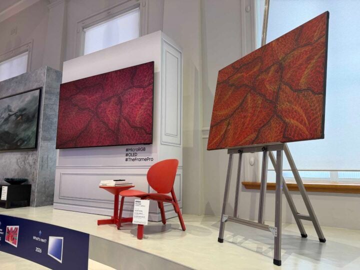 Samsung Micro RGB MR95F TV next to Sarrita King original artwork