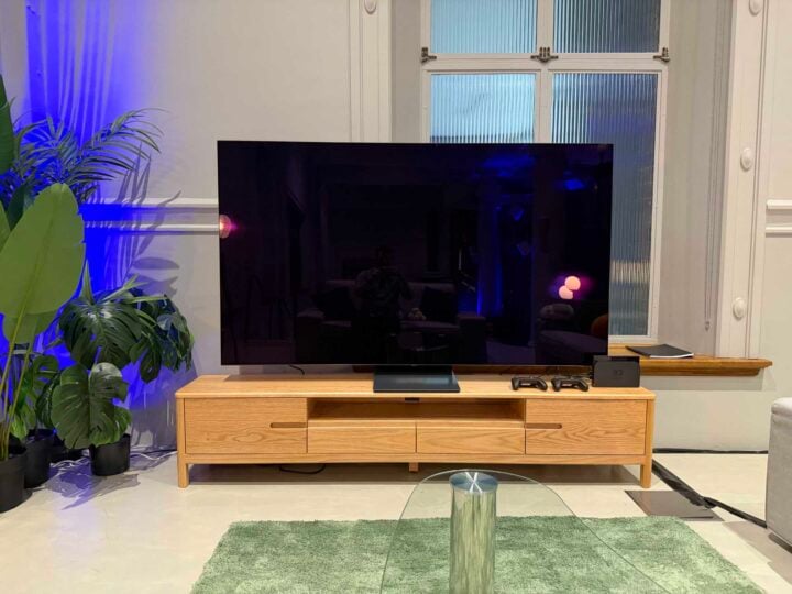 Samsung S90F OLED TV reflection test
