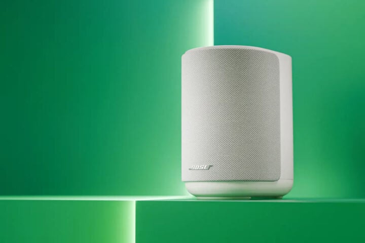 Bose Lifestyle Ultra Speaker white on green set