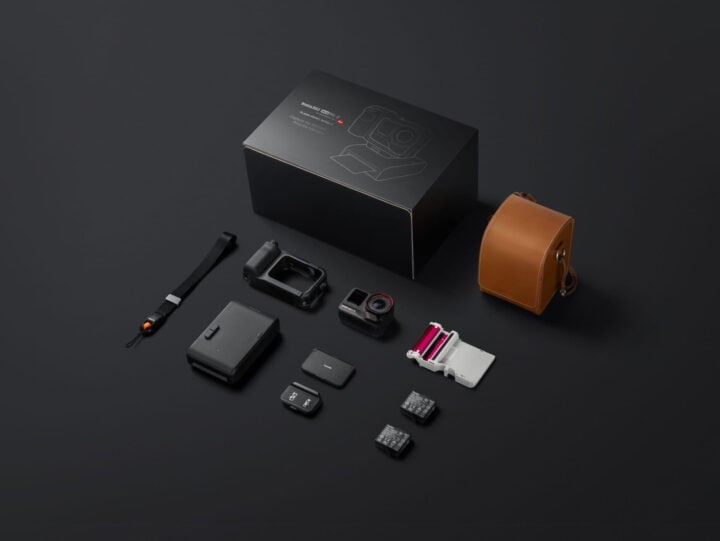Insta360 Ace 2 Pro Flash Print bundle contents