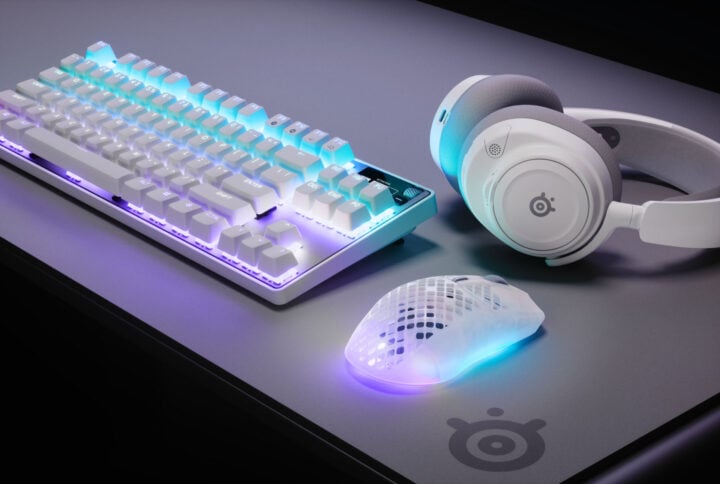 SteelSeries Aerox 3 Gen 2 wireless mouse white