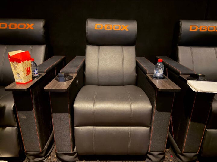 Hoyts D-Box chair