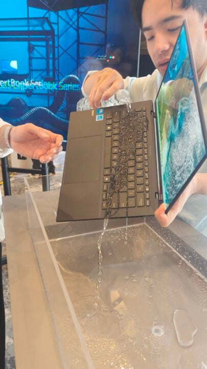 ASUS laptop water test