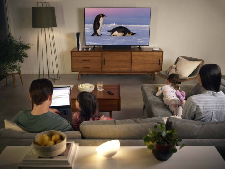eero Pro 6e in family living room