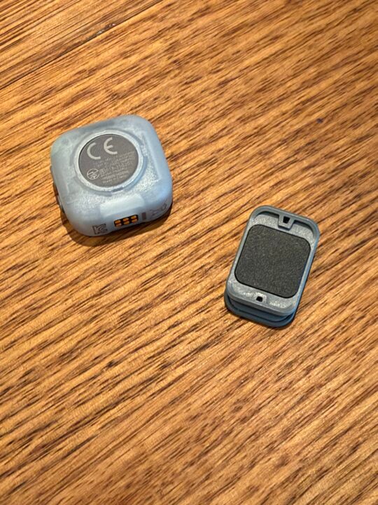 DJI mic mini 2 showing magnetic clip (removed)