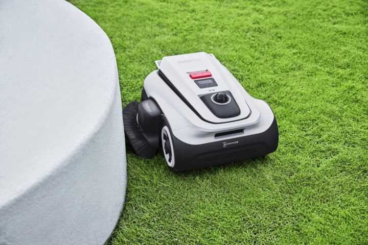Ecovacs GOAT A2000 edge trimming